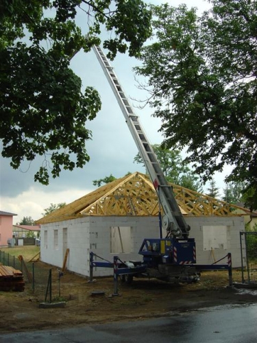 Stra�enansicht beim Bau